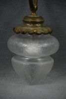 Suspension en bronze et verre gravé floral, monture au noeud… (photo 2)