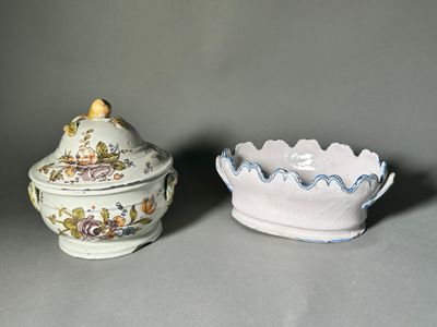a small bowl and a small bowl sitting next to each other