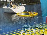 une photo d'une photo d'un bateau sur l'eau