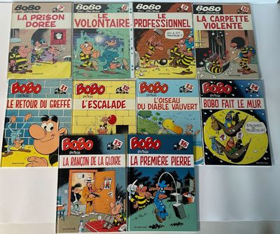 il y a beaucoup de bandes dessinées exposées sur la table