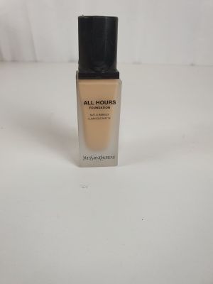 Fond de teint « All Hours » en beige