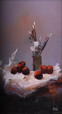 un tableau représentant des cerises dans un vase posé sur une table