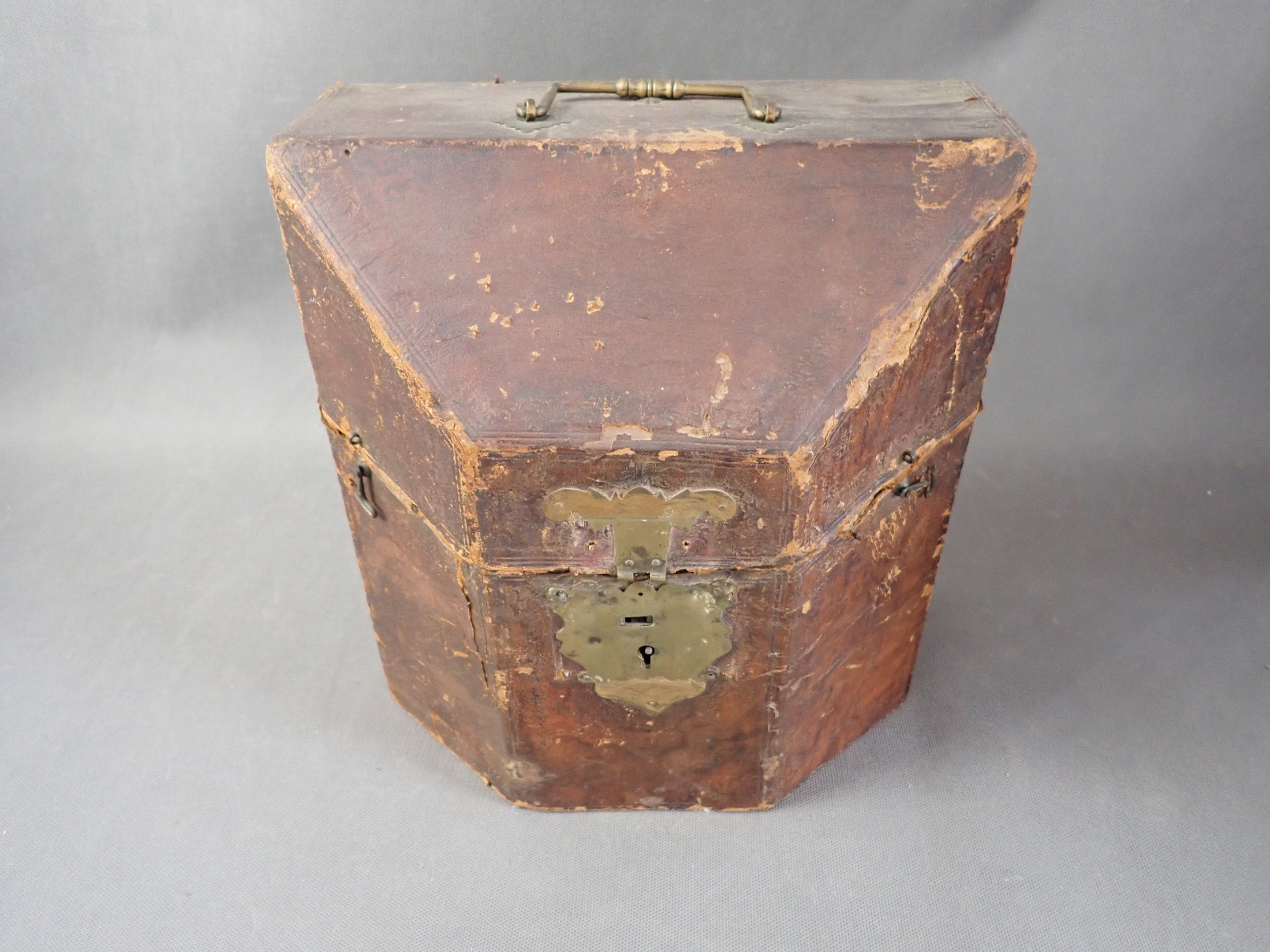 Objets d'art & Curiosités