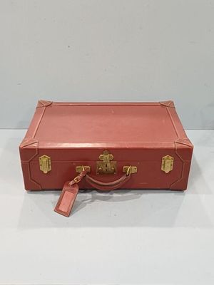 Valise en cuir bordeaux ,piqûres sellier, serrures e… - Photo 1