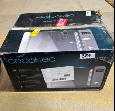 emballage d'une nouvelle console Nintendo Wii posée sur une table
