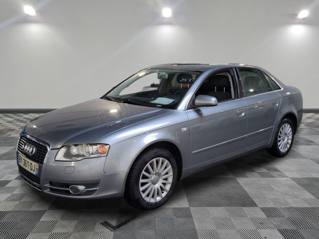 Audi A4 2.5 TDI Ambiente - Berline Diesel 2005 avec Travaux à Prévoir