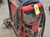 une soudeuse qui traîne dans le garage