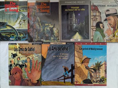 un grand nombre de livres posés sur une table