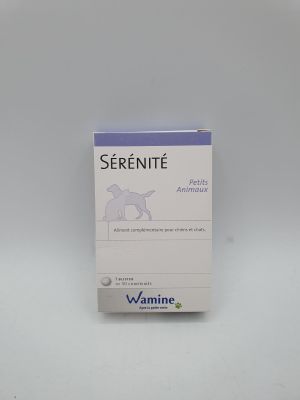 un gros plan sur une boîte de « Sérénité » pour chiens posée sur une table