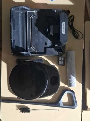une photo du contenu d'un kit de nettoyage
