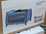 a box with a picture of a microwave on top of it