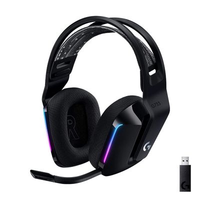 gros plan d'un casque de jeu avec microphone