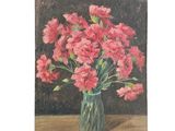 tableau représentant des œillets roses dans un vase en verre posé sur une table