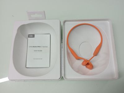 an image of a pair of headphones in a box