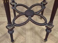 Sellette ou guéridon en acajou et placage d'acajou à décor d… (photo 4)