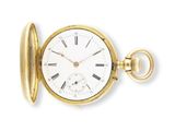 une image d'une montre de poche en or avec des chiffres romains sur le cadran