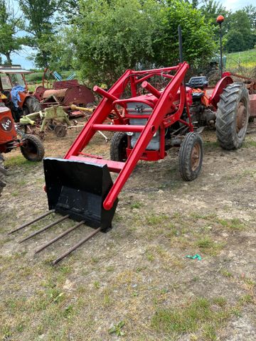 Tracteur agricole MASSEY FERGUSSON 145, immatriculée FQ-347-KX, 1