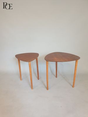 paire de tables d'appoint danoises en teck datant du milieu du siècle dernier