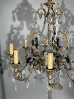 Lustre électrifié en bronze à huit bras de lumière dans le g… (photo 2)