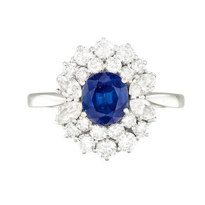 Bague ovale en saphir et diamants