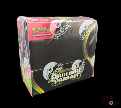 une boîte de cartes à collectionner Pokémon sur fond noir