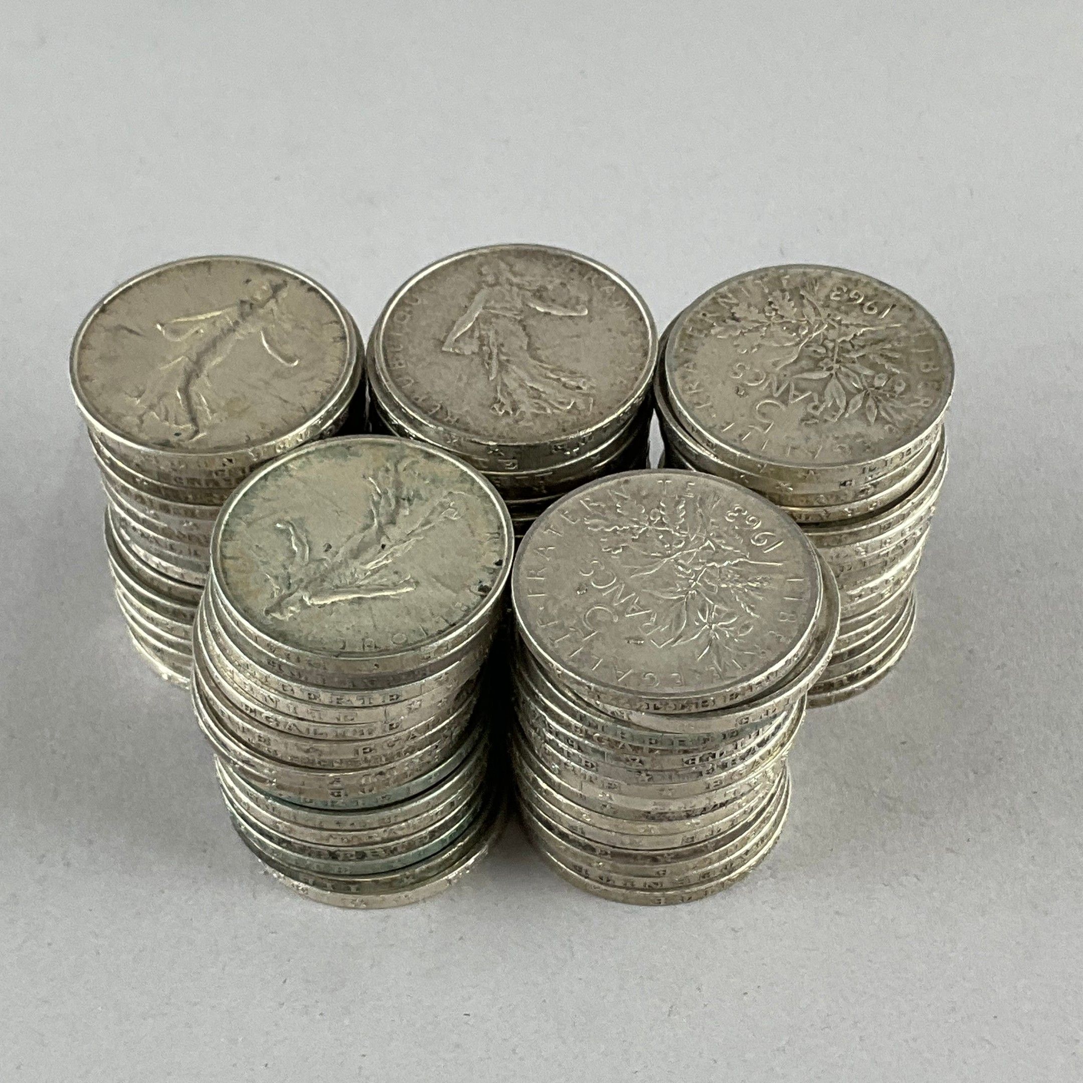 FRANCE, Ve République. 83 x 5 F argent type Semeuse 1963.