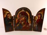 trois tableaux représentant Jésus et Marie sur fond blanc