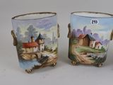 deux vases peints à l'extérieur