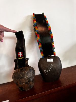 Cloche de vache Savoie ; cloche de vache Courchevel.