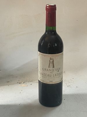 1 bouteille Château LATOUR 1983