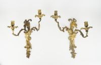 Belle paire d'appliques en bronze ciselé et doré présentant … (photo 2)