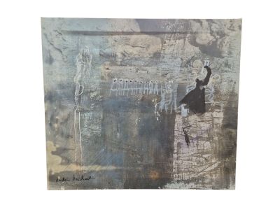 une image représentant un tableau sur lequel figure une personne debout sur un mur