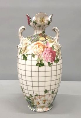 Porcelaine de PARIS, SAMSON. Vase en porcelaine à décor émai…