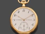 une montre de poche en or avec des chiffres romains