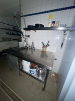 1 meuble évier + douchette + 1 étagère murale