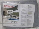 une photo d'une serviette emballée dans du plastique