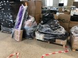 un grand nombre de boîtes posées sur une palette