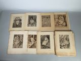 six vieux livres, sur lesquels figurent des dessins représentant des personnes, posés sur une table