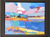 une peinture à l'huile représentant une scène de plage avec de l'eau bleue et des nuages