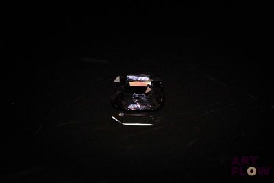 a cell phone that is sitting in the dark