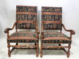paire de fauteuils en bois sculpté du début du XXe siècle