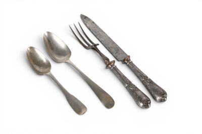 ARGENTERIE. Lot comprenant une cuillère modèle spatulé en ar…