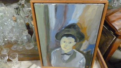 un tableau représentant une femme portant un chapeau et un nœud papillon
