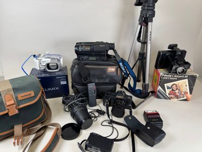 Lot photographique comprenant : - Photo 1