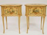 paire de tables de chevet peintes de style Louis XV