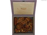 une boîte contenant de la nourriture