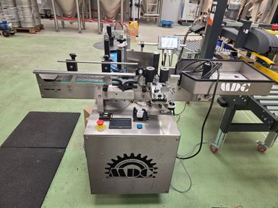 l'image d'une machine installée dans une pièce