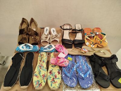 lot de 100 paires de chaussures été comprenant des tongs, de…