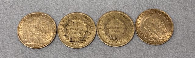 4 pièces de monnaie en or à valeur faciale de dix francs, 1907, 1
