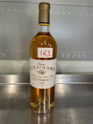 1 bouteille de Sauternes, 1er Grand cru classé (2010) « Chât…
